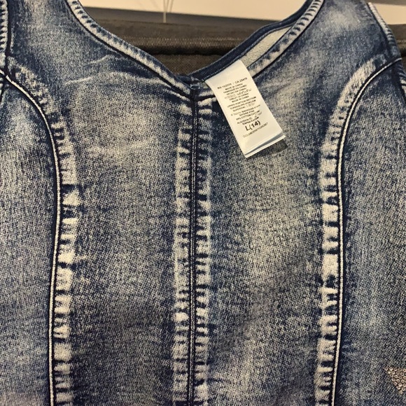 Girls gently used guess dress in size 14 - Picture 3 of 4